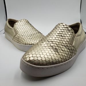 Vionic Women's Gold Casual Fashion Sneakers. Size 6.5.